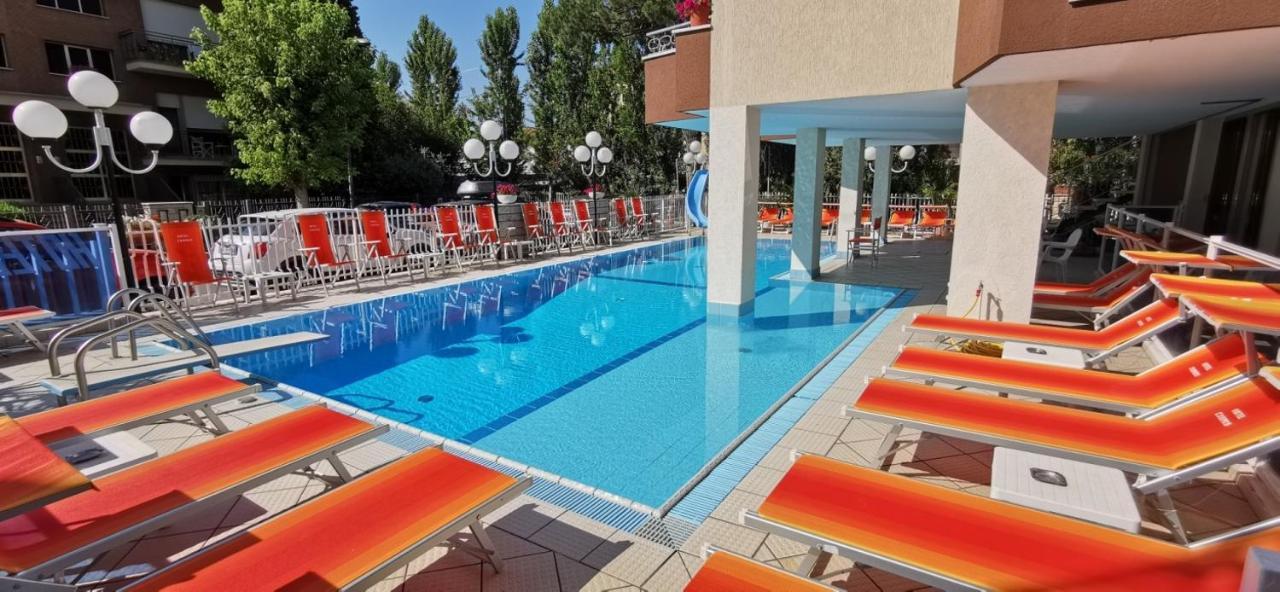 Hotel Cosmos Rimini Exterior photo