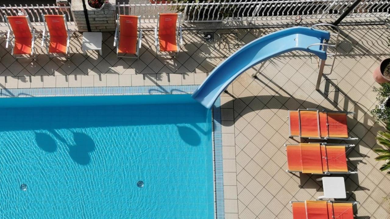 Hotel Cosmos Rimini Exterior photo